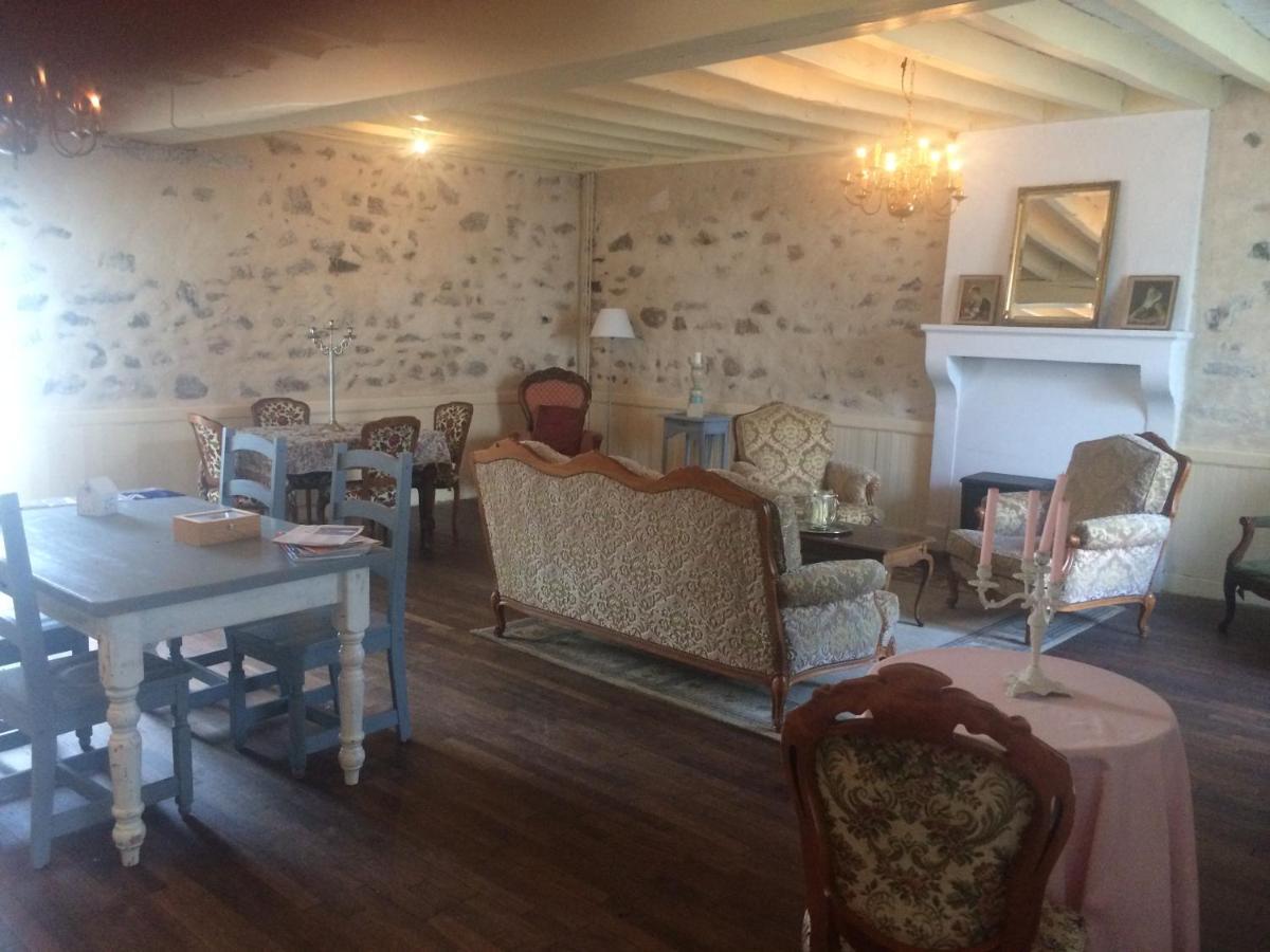 Chambres D'Hotes La Chaumiere Coulonges  Εξωτερικό φωτογραφία